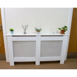 Cache Radiateur Ajustable à Motif Grillagé En MDF Blanc De 140cm à 192cm De Large X 82cm De Haut X 20,5cm De Profondeur - Couverture De Radiateur, Déco Maison [Brosse De Nettoyage INCLUSE] -Chauffage Équipement Magasin 9286097 5